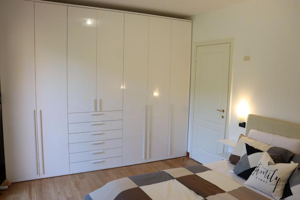 קוגולטו Appartement Dans Un Terrain De Golf, 5 Min De La Mer En Voiture, Parking Gratuit מראה חיצוני תמונה