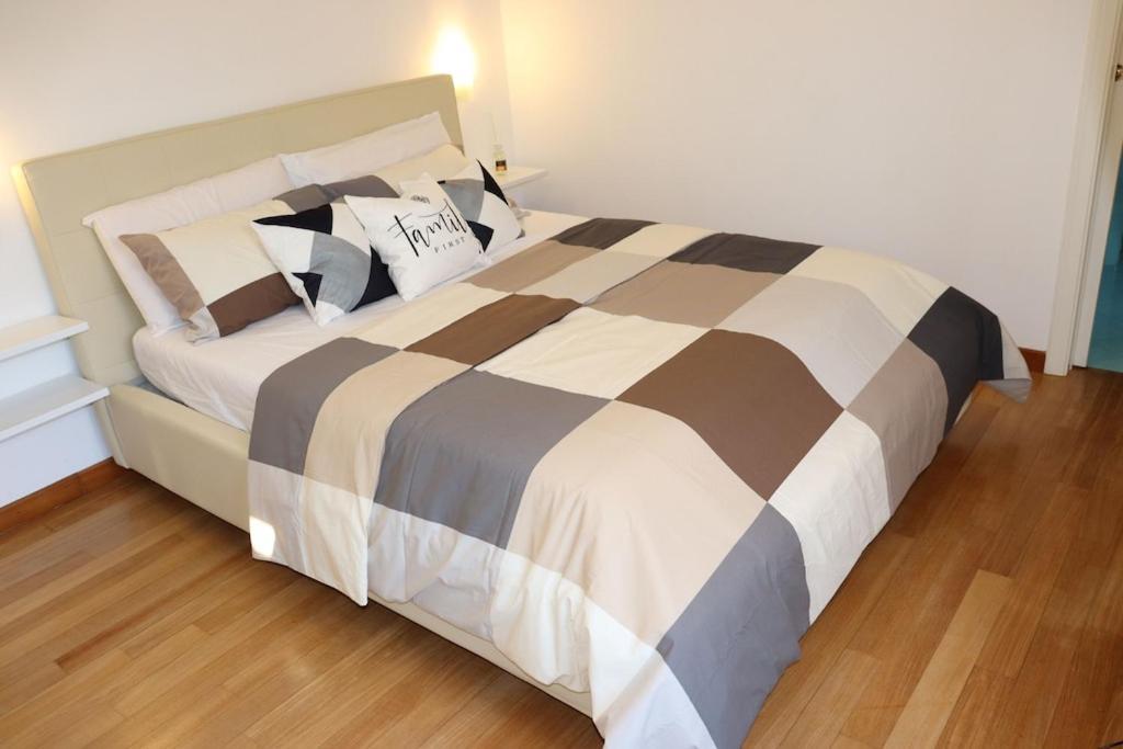 קוגולטו Appartement Dans Un Terrain De Golf, 5 Min De La Mer En Voiture, Parking Gratuit מראה חיצוני תמונה