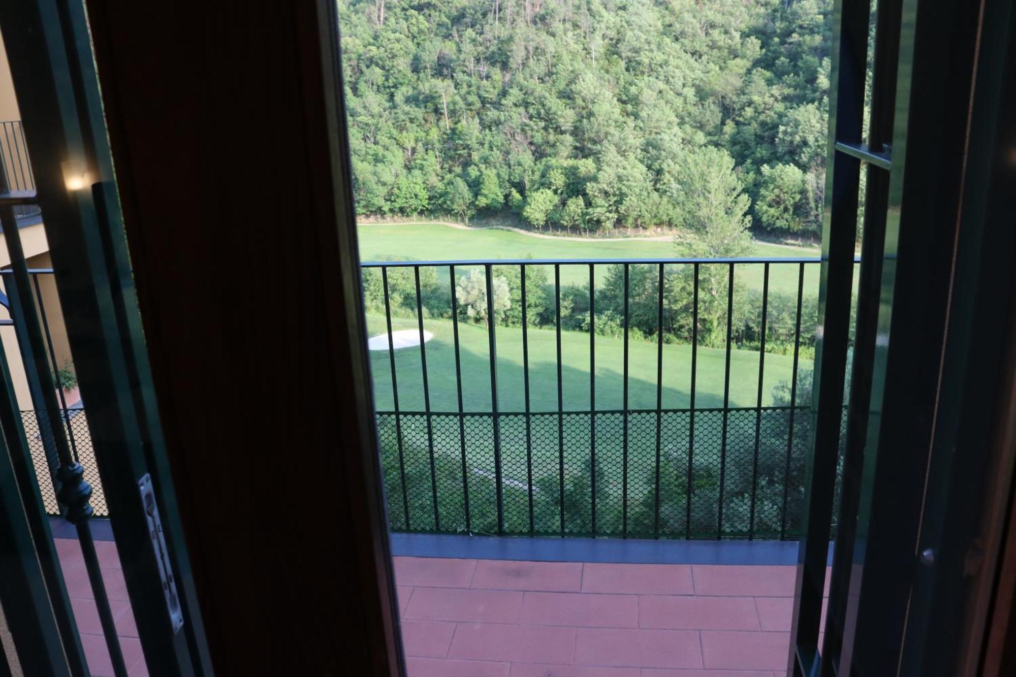 קוגולטו Appartement Dans Un Terrain De Golf, 5 Min De La Mer En Voiture, Parking Gratuit מראה חיצוני תמונה